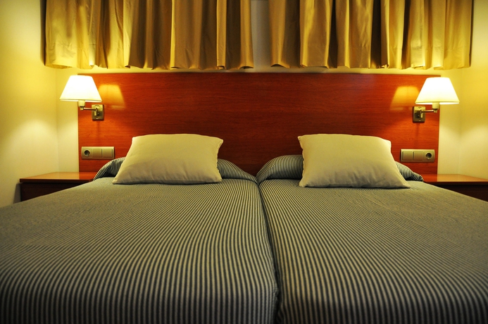 Imagen de la habitación del Apartamentos Llobet Ibiza. Foto 10