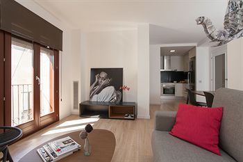 Imagen general del Apartamentos Lodging Ramblas Boqueria. Foto 7