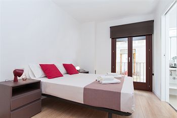 Imagen general del Apartamentos Lodging Ramblas Boqueria. Foto 8