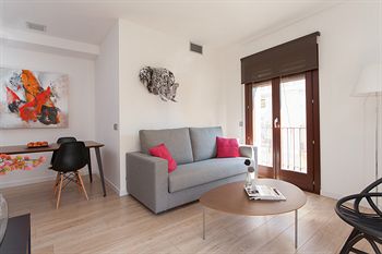 Imagen general del Apartamentos Lodging Ramblas Boqueria. Foto 10