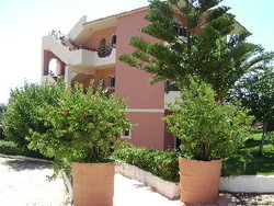 Imagen de los exteriores del Apartamentos Lofos. Foto 10