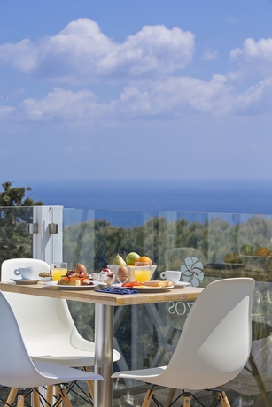 Imagen del bar/restaurante del Apartamentos Loizos Stylish Residences. Foto 5