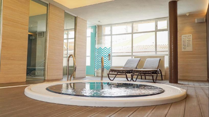 Imagen general del Apartamentos Los Amigos Beach Club. Foto 7