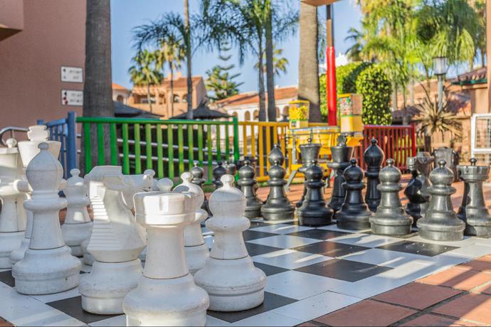 Imagen general del Apartamentos Los Amigos Beach Club. Foto 8