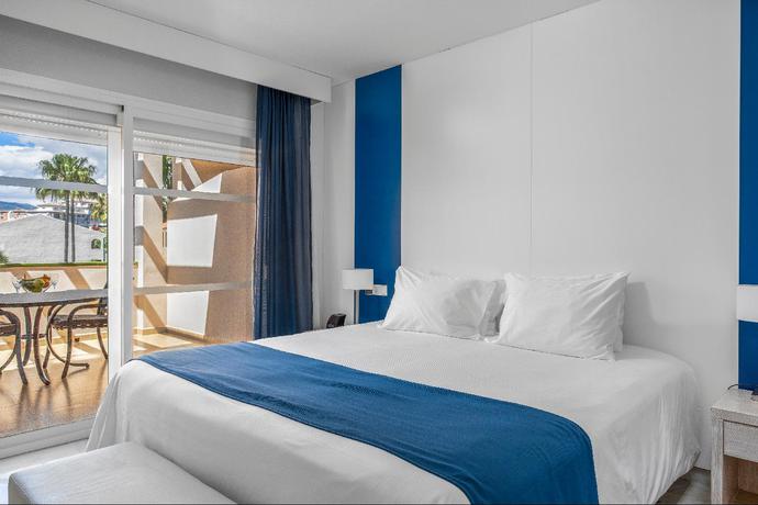 Imagen general del Apartamentos Los Amigos Beach Club. Foto 11