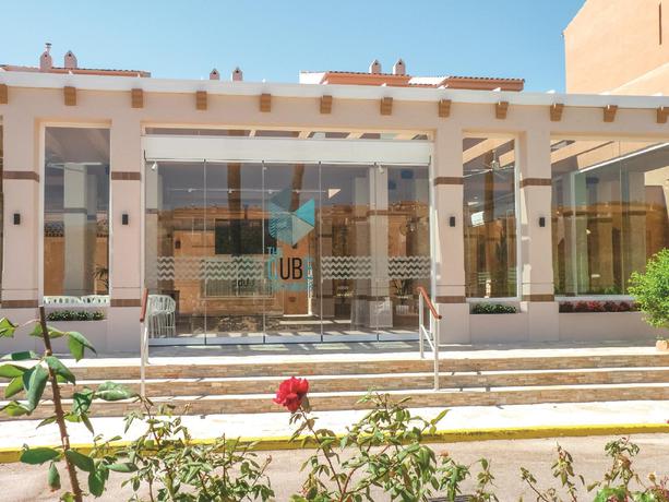 Imagen general del Apartamentos Los Amigos Beach Club. Foto 14