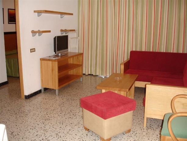 Imagen general del Apartamentos Los Ficus. Foto 7