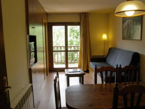 Imagen de los interiores del Apartamentos Los Lagos, Benasque. Foto 13
