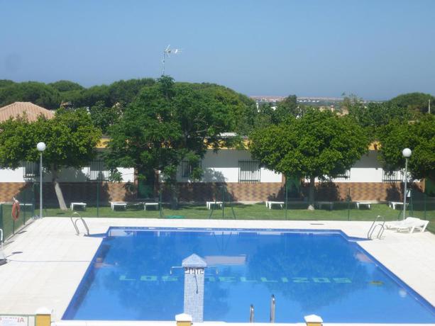 Imagen de la piscina del Apartamentos Los Mellizos, Conil de la Frontera. Foto 9