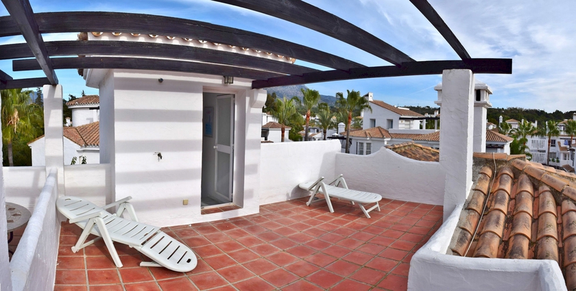 Imagen de los exteriores del Apartamentos Los Naranjos de Marbella Serinamar. Foto 5