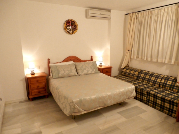 Imagen de la habitación del Apartamentos Los Naranjos de Marbella Serinamar. Foto 4