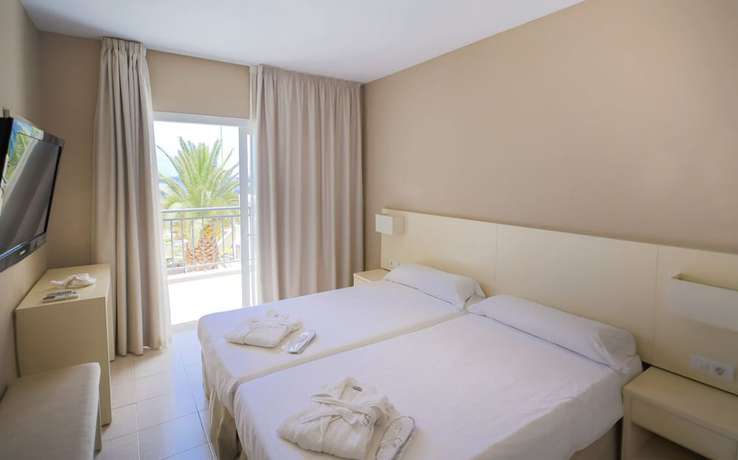 Imagen de la habitación del Apartamentos Los Olivos Beach Resort. Foto 5