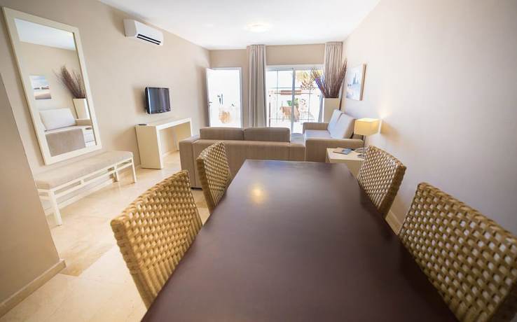 Imagen de la habitación del Apartamentos Los Olivos Beach Resort. Foto 11