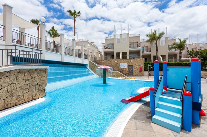 Imagen de la piscina del Apartamentos Los Olivos Beach Resort. Foto 19