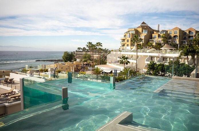 Imagen de los interiores del Apartamentos Los Olivos Beach Resort. Foto 18