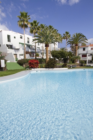 Imagen de la piscina del Apartamentos Los Rosales, Playa Cancajos. Foto 13