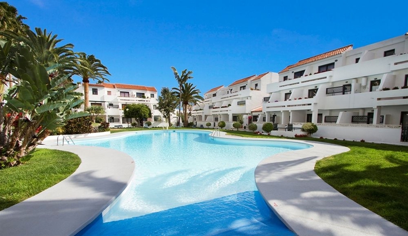 Imagen de la piscina del Apartamentos Los Rosales, Playa Cancajos. Foto 15