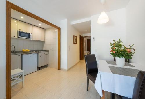Imagen de la habitación del Apartamentos Los Tilos, Paguera. Foto 4