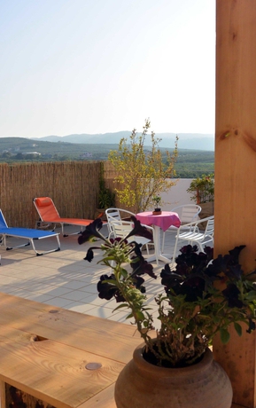 Imagen de los exteriores del Apartamentos Louladakis Apartments. Foto 9