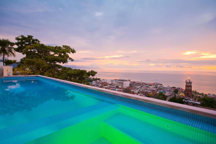 Imagen de la piscina del Apartamentos Luna L&iacute;quida Hotel Boutique. Foto 13