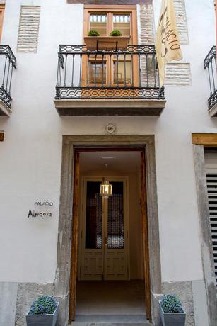 Imagen general del Apartamentos Luna Suites Palacio Almagra. Foto 1