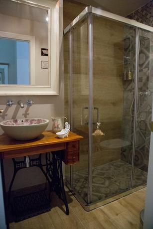 Imagen de la habitación del Apartamentos Luna Suites Palacio Almagra. Foto 12