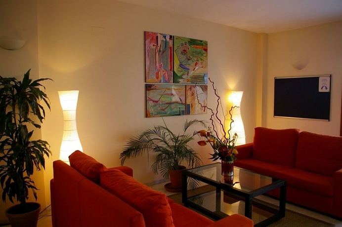 Imagen de los interiores del Apartamentos Lux Sevilla Bormujos. Foto 3