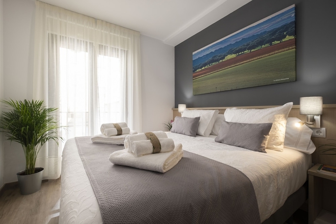 Imagen de la habitación del Apartamentos Luxor Torre del Clavero. Foto 5