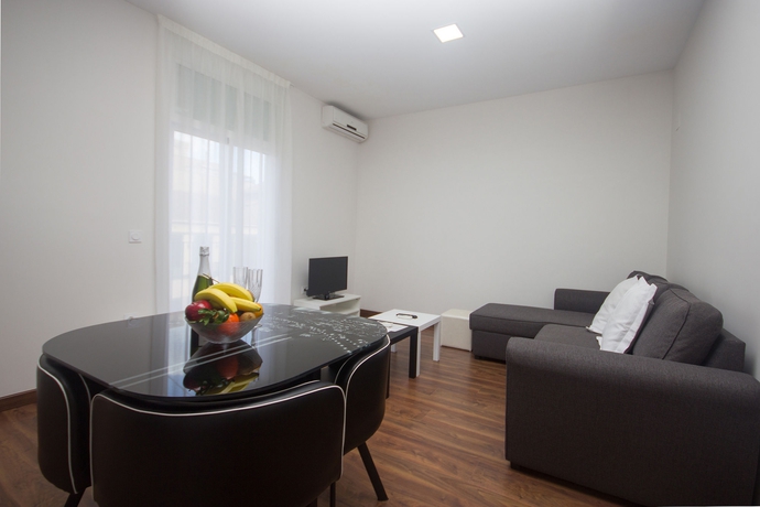 Imagen de los interiores del Apartamentos Luxury Apartments Puerto Valencia. Foto 5