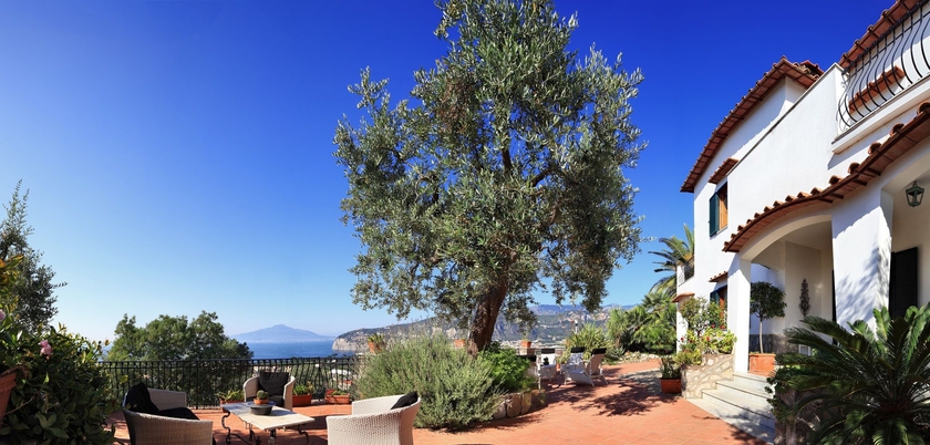 Imagen general del Apartamentos M Suites Sorrento. Foto 2