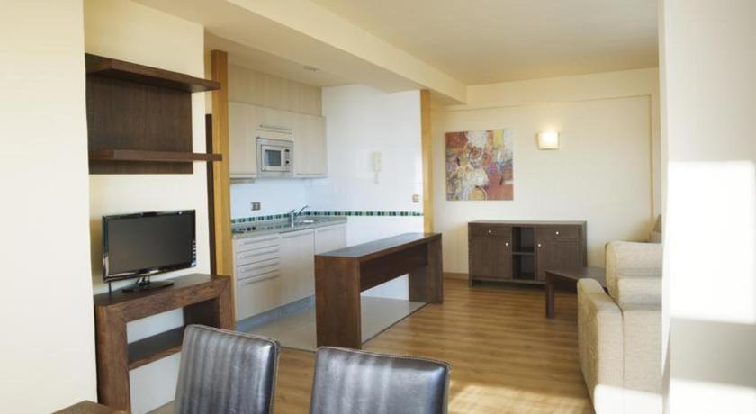 Imagen de la habitación del Apartamentos MS Puerto Marina. Foto 9