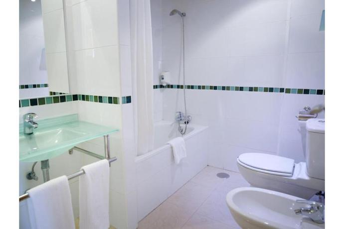 Imagen de la habitación del Apartamentos MS Puerto Marina. Foto 14