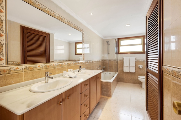 Imagen de la habitación del Apartamentos Macdonald Leila Playa Resort. Foto 17