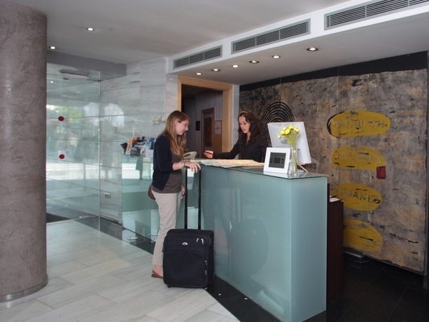 Imagen general del Apartamentos Madanis, Camp Nou. Foto 2