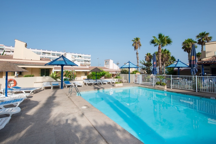 Imagen de la piscina del Apartamentos Makāi Bungalows. Foto 16