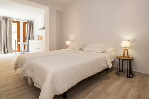 Imagen general del Apartamentos Malabau Beach House. Foto 11