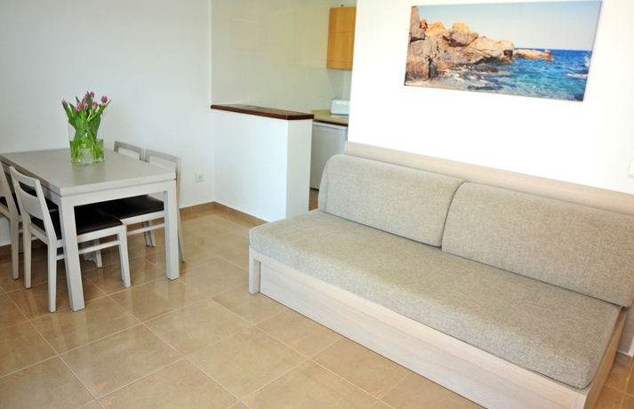 Imagen de los interiores del Apartamentos Malacosta - Mc Ibiza. Foto 1