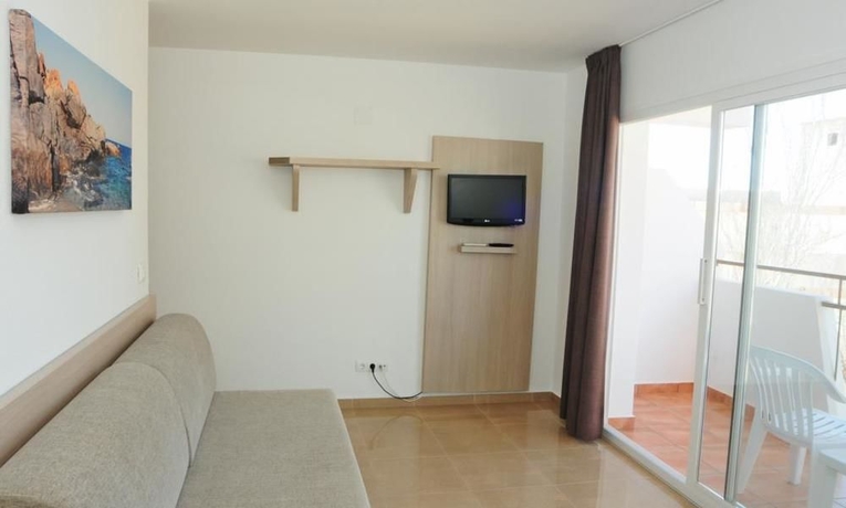 Imagen de los interiores del Apartamentos Malacosta - Mc Ibiza. Foto 3