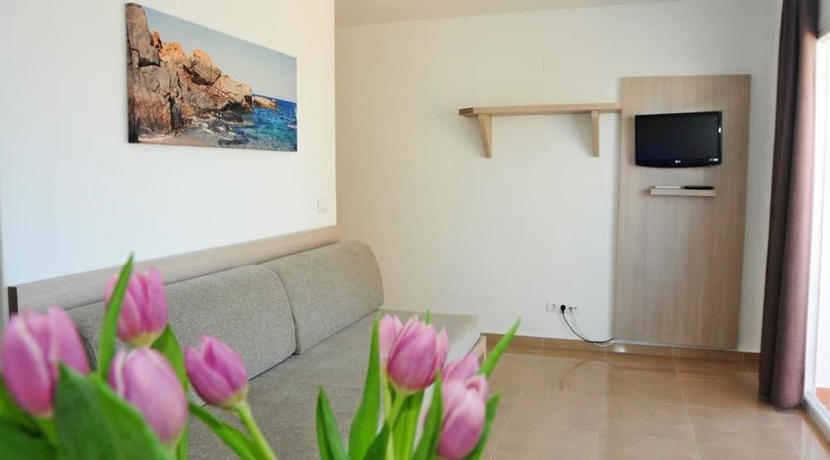 Imagen de los interiores del Apartamentos Malacosta - Mc Ibiza. Foto 4