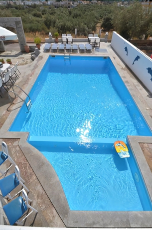 Imagen de la piscina del Apartamentos Manos, Agios Nikolaos. Foto 19