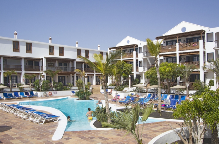 Imagen de la piscina del Apartamentos Mansion de Nazaret. Foto 13