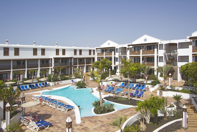 Imagen de la piscina del Apartamentos Mansion de Nazaret. Foto 14