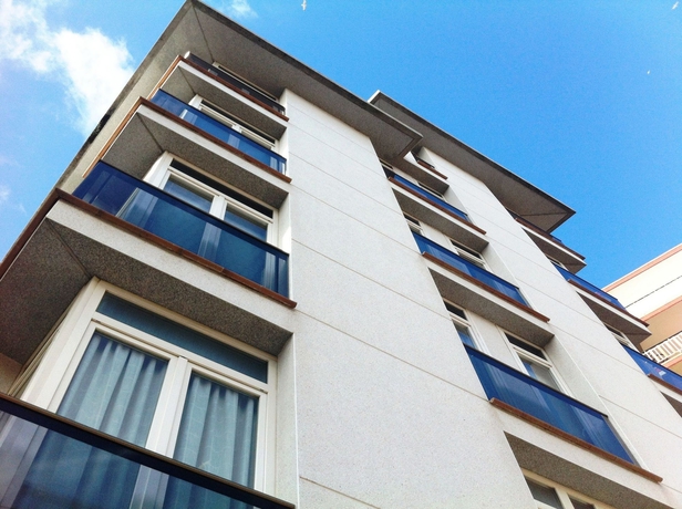 Imagen de los exteriores del Apartamentos Mar Tribuna - Lloret. Foto 11