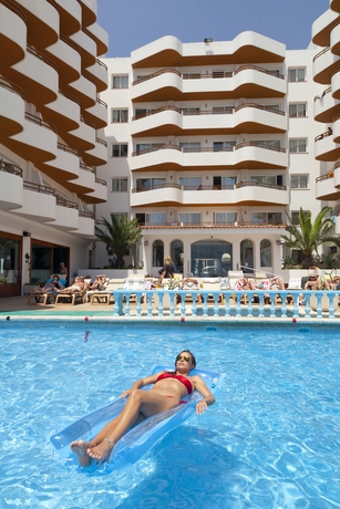 Imagen de la piscina del Apartamentos Mar Y Playa. Foto 15