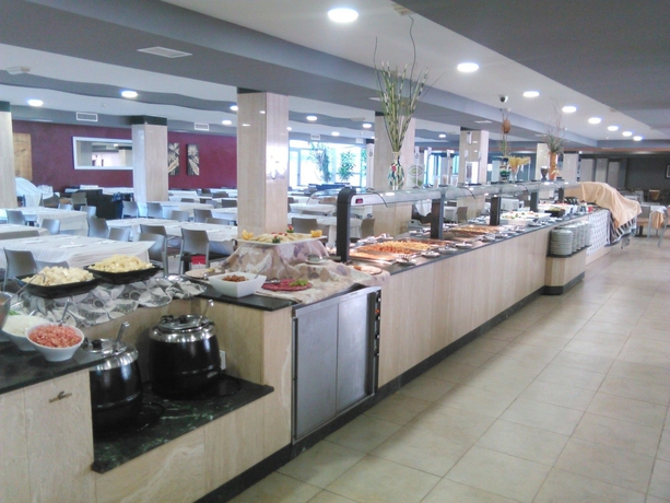 Imagen del bar/restaurante del Apartamentos Mar y Golf. Foto 4