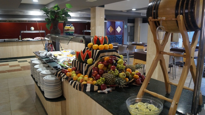 Imagen del bar/restaurante del Apartamentos Mar y Golf. Foto 5