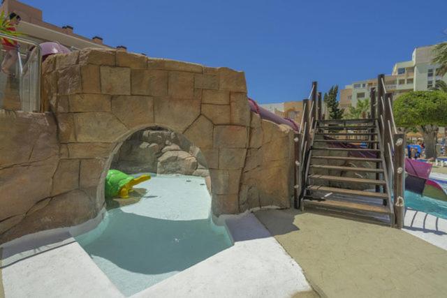 Imagen de los interiores del Apartamentos Mar y Golf. Foto 10