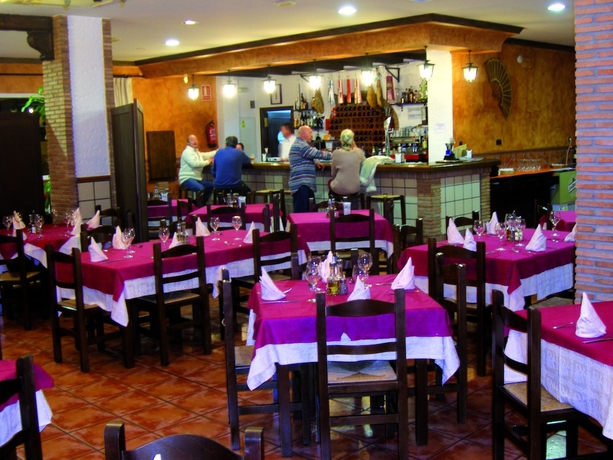 Imagen del bar/restaurante del Apartamentos Maracay. Foto 3