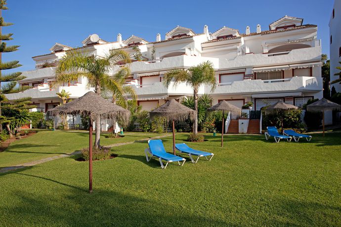 Imagen de los exteriores del Apartamentos Marbella Playa, Marbella. Foto 8