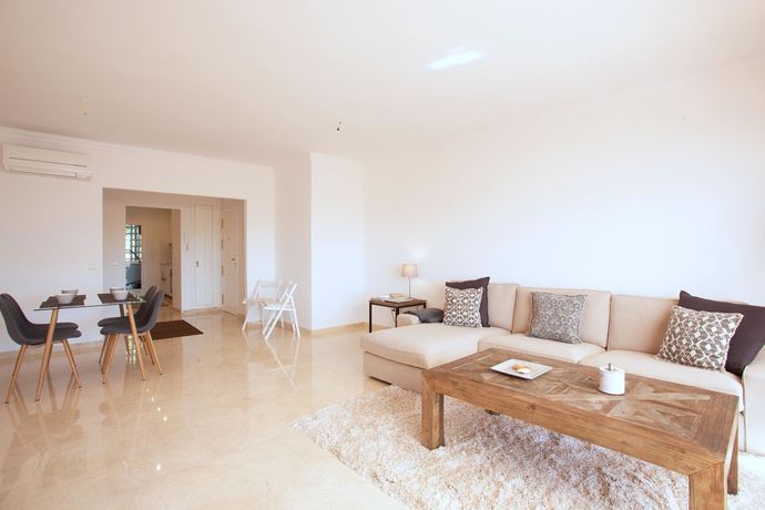 Imagen de los interiores del Apartamentos Marbella Playa, Marbella. Foto 15